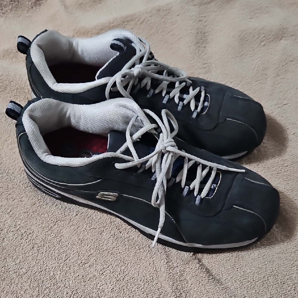 Skechers Women's Blue and White Sneakers